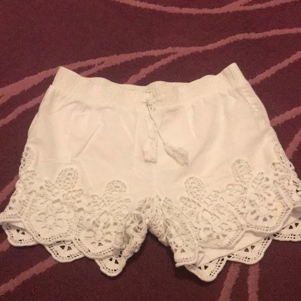 Elastic band shorts